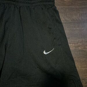 Nike athletic shorts black